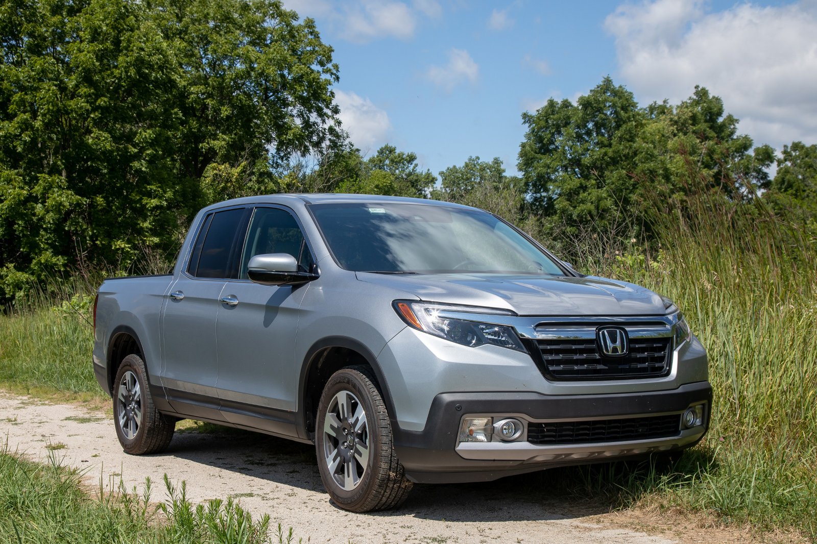 honda-ridgeline-2019-10-angle--exterior--front--silver.jpg