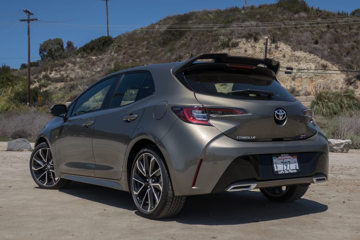 19_Toyota_Corolla_Hatchback_BW.jpg