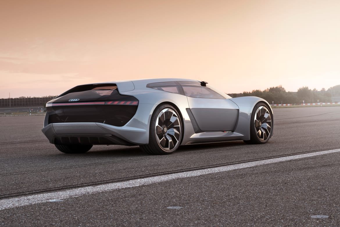 03-audi-pb-18-e-tron-concept--angle--exterior--rear--silver.jpg