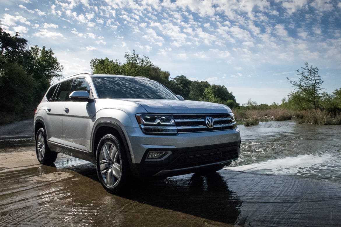 18Volkswagen_Atlas_BW_02.jpg