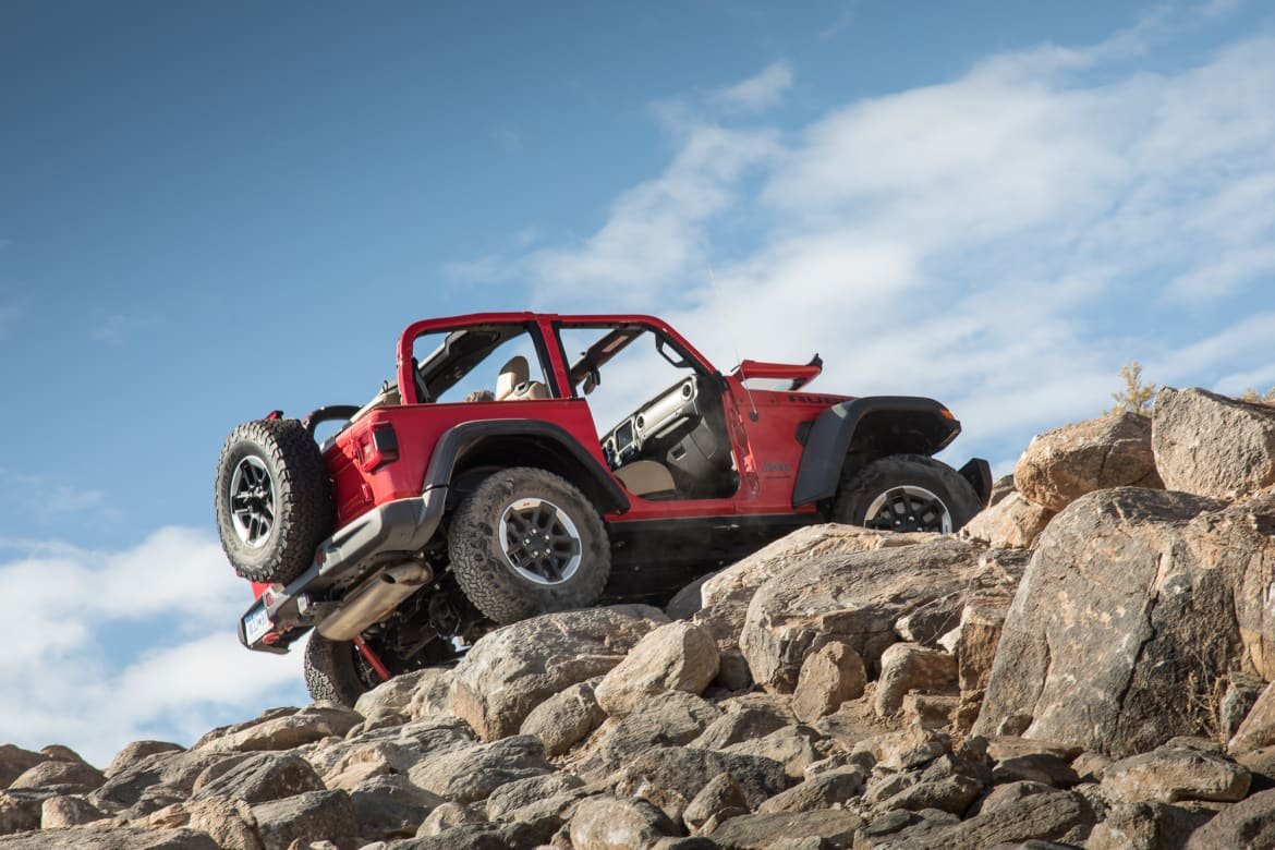 41-jeep-wrangler-2018-dynamic-exterior-off-road-rear angle.jpg