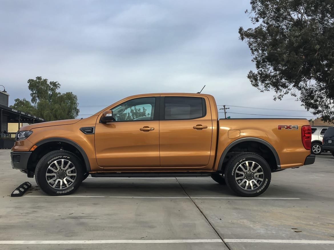 03-ford-ranger-2019-exterior--orange--profile.jpg