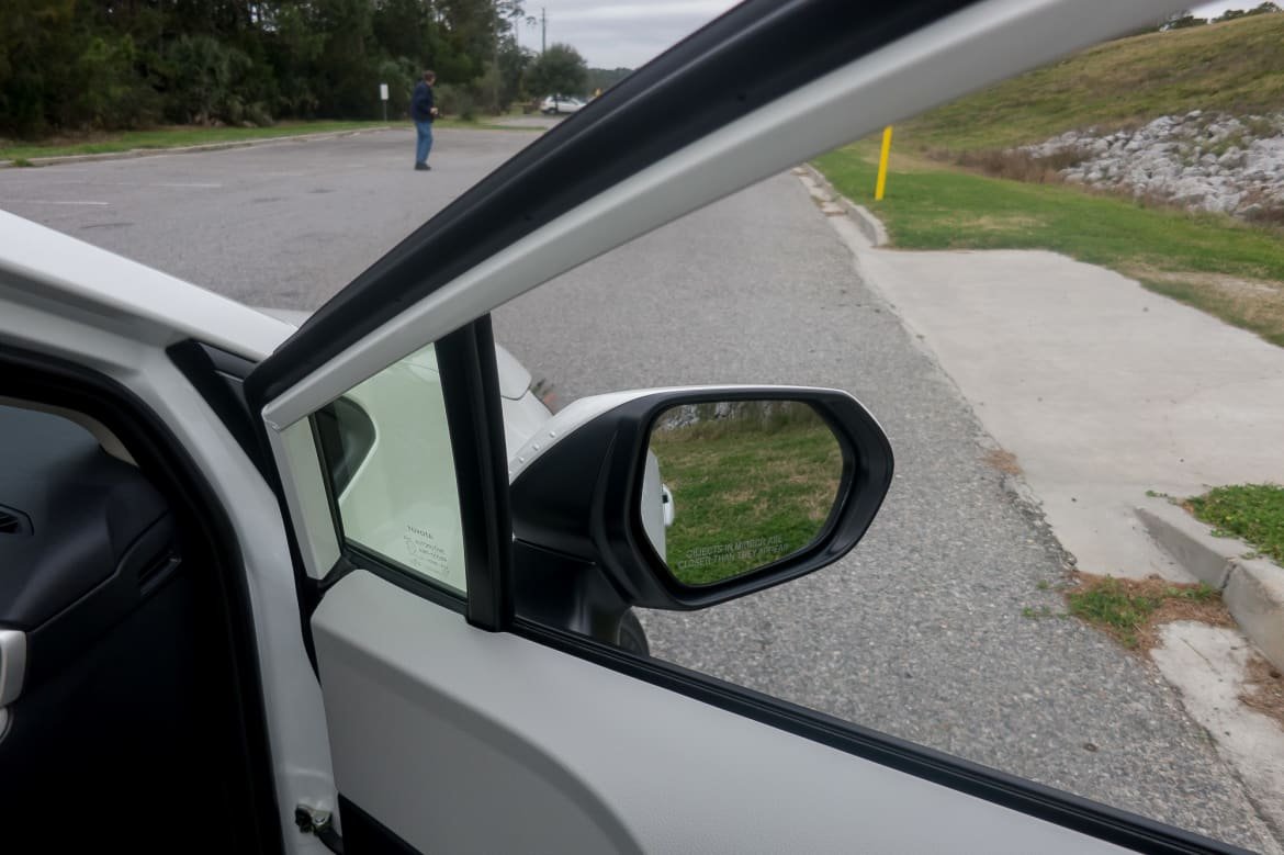 20-toyota-corolla-2020-doors--interior--side-view-mirror.jpg