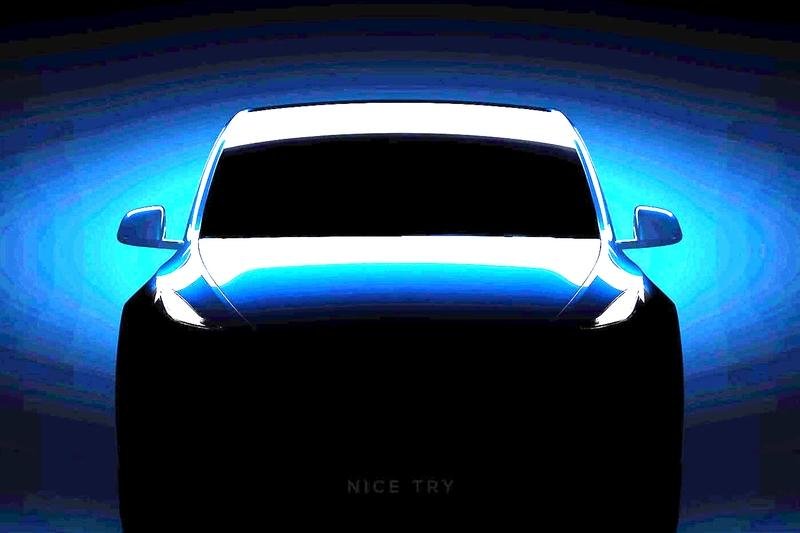 Elon Musk Debuts the 2020 Tesla Model Y With 230-300 Miles of Range and an Entry Price of $39,000
- image 829362