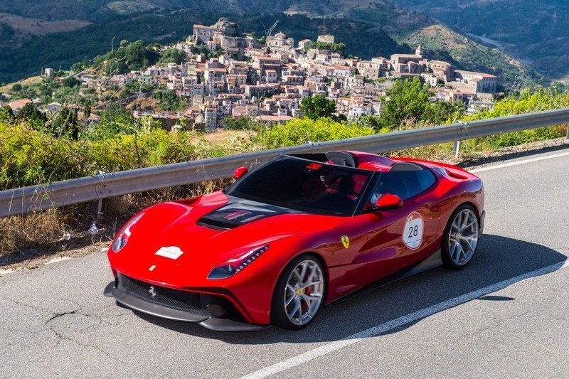 Ferrari Wants to Keep its V-12 Alive but Won't Consider Going Hybrid High Resolution Exterior
- image 557218