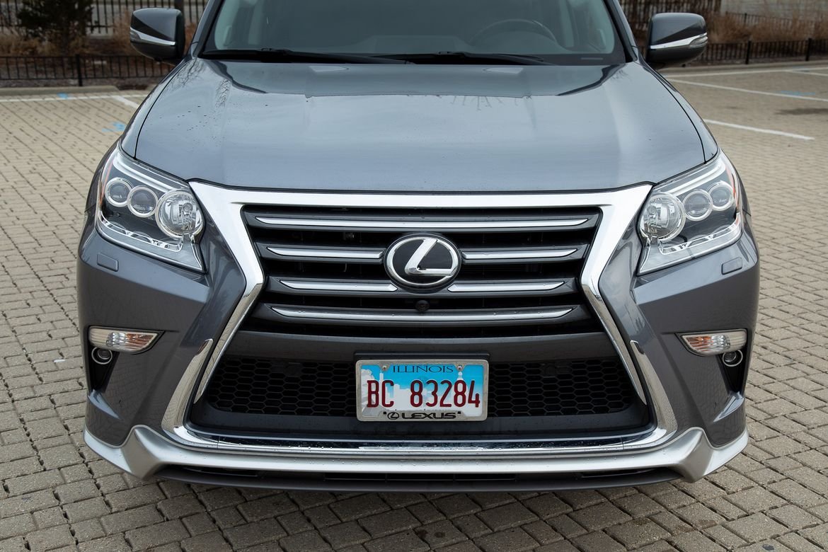 21-lexus-gx-460-2019-detail--exterior--front--grey.jpg