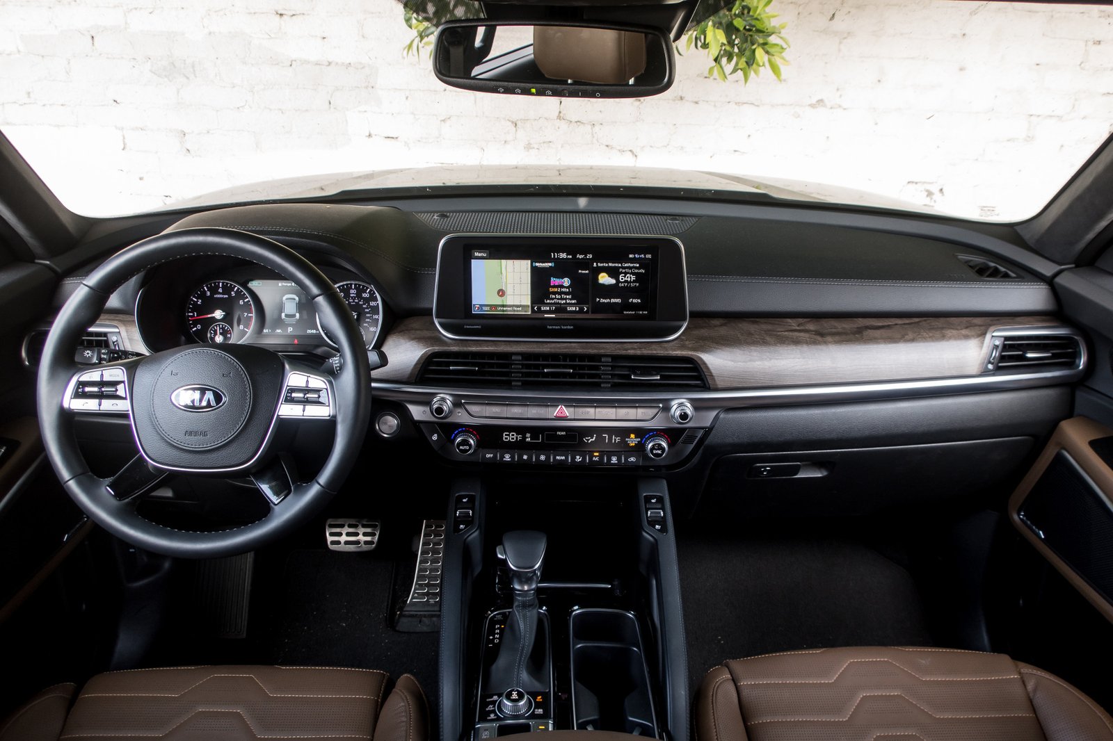 12-kia-telluride-2020-cockpit-shot--interior.jpg