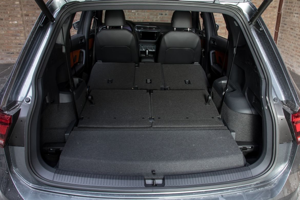 52-volkswagen-tiguan-2019-cargo--folding-seats--interior--trunk.