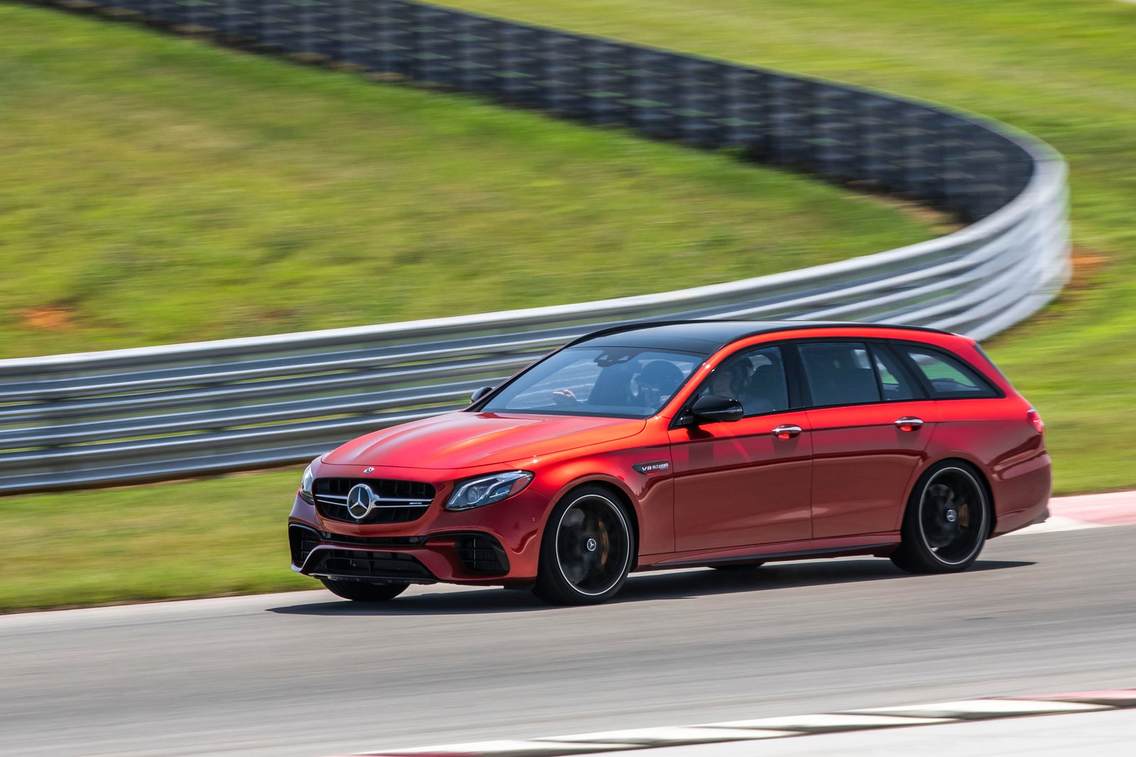Mercedes-Benz-AMG-E63-S-wagon-2-OEM