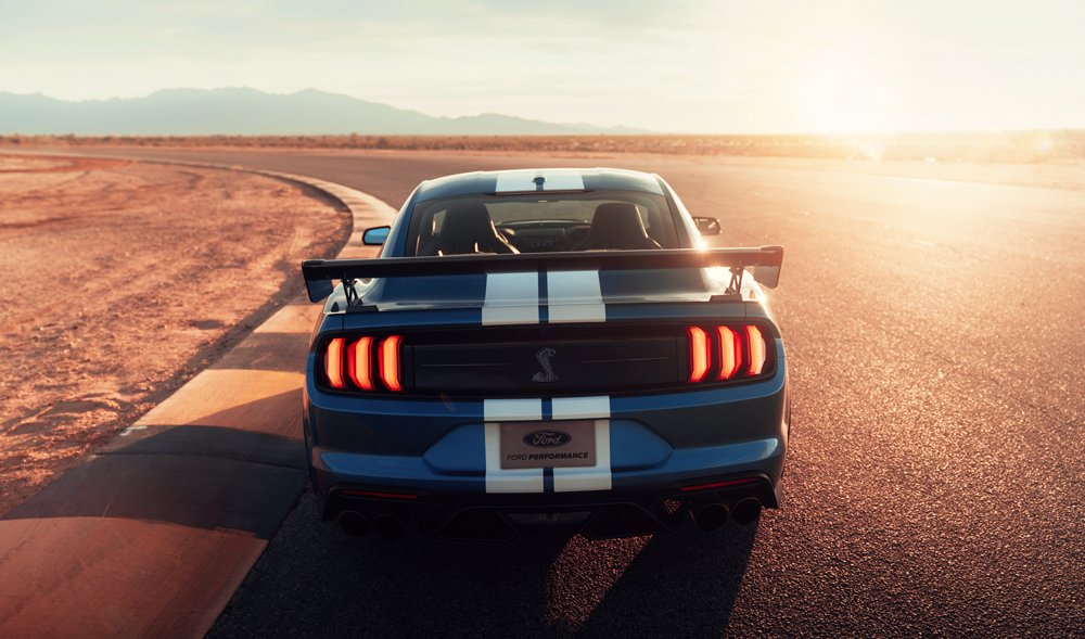 The optional carbon-fiber performance package adds a rear wing.