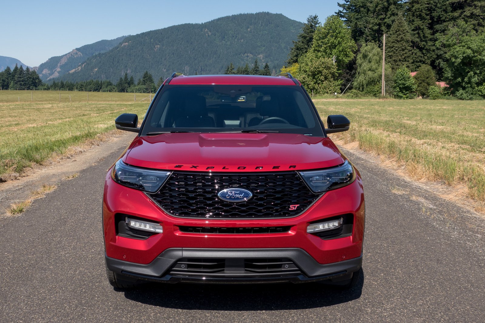 ford-explorer-st-2020-02-exterior--front--red.jpg