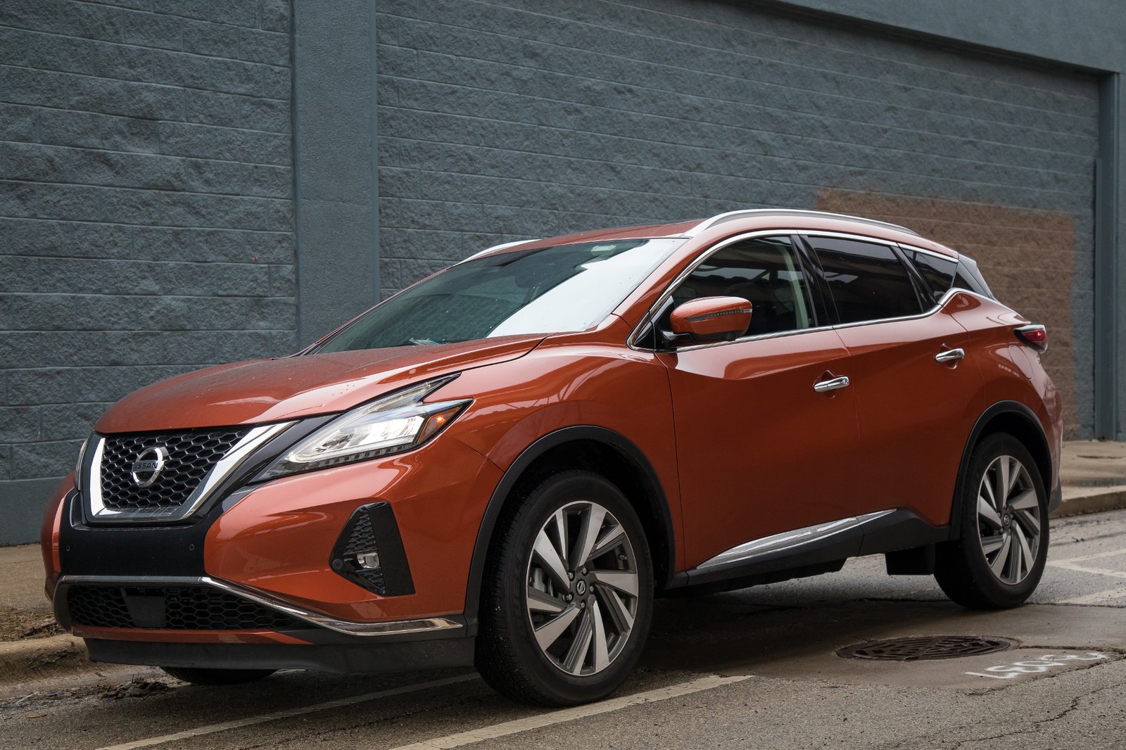 03-nissan-murano-2019-angle--brick--exterior--front--orange--urban.jpg