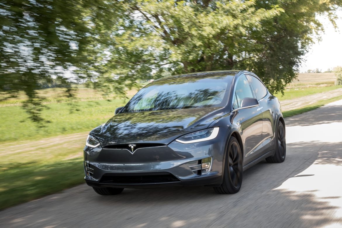 01-tesla-model-x-2018-angle--dynamic--exterior--front--grey.jpg