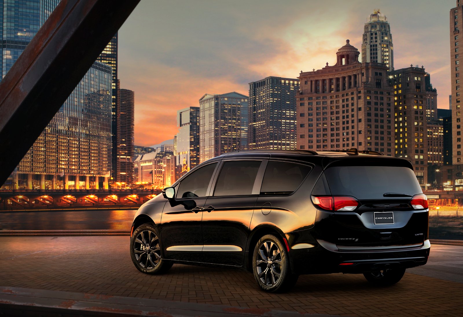 2020 Chrysler Pacifica S Appearance Package