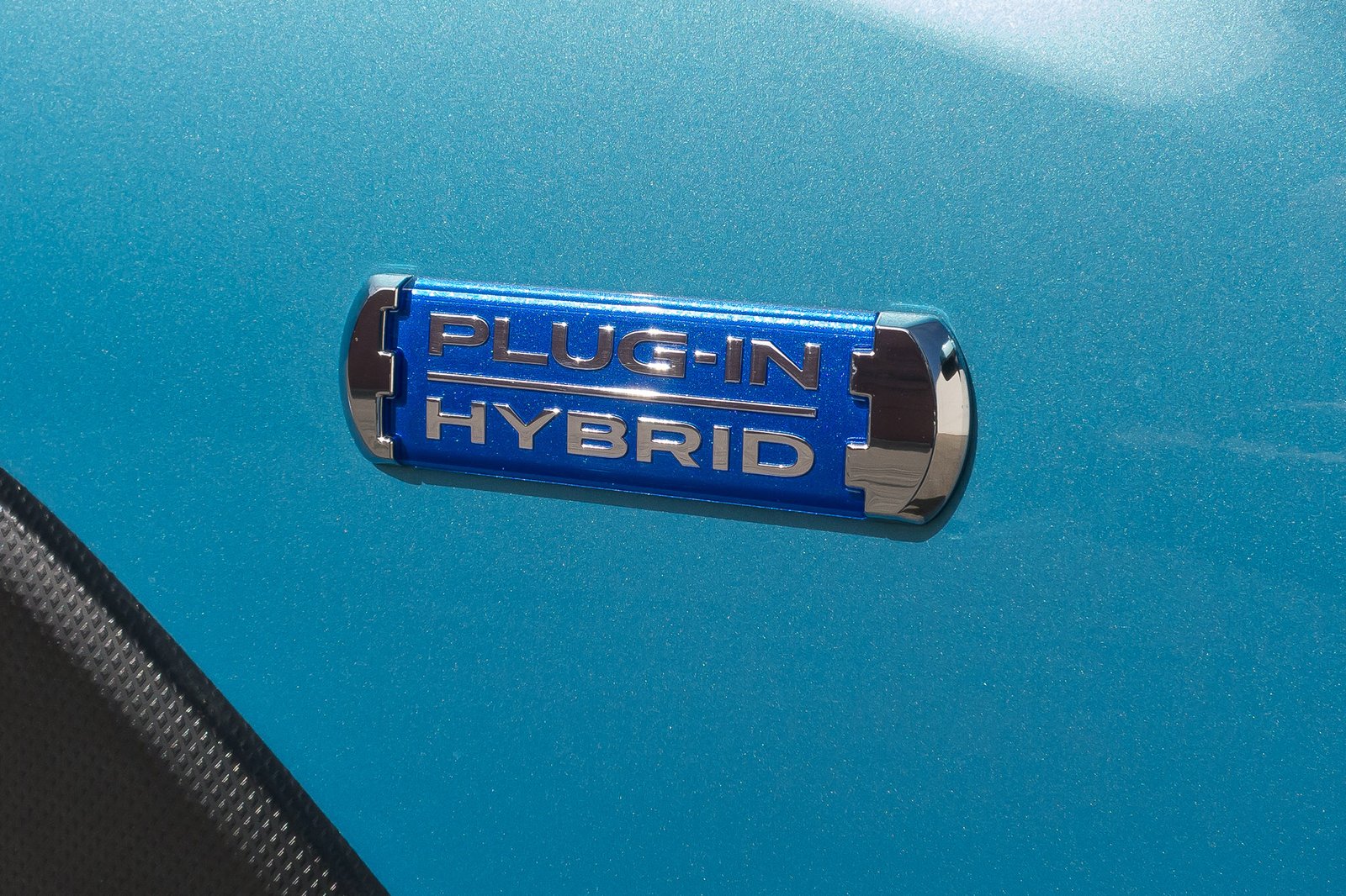 07-subaru-crosstrek-phev-2019-badge--blue--detail--exterior.jpg