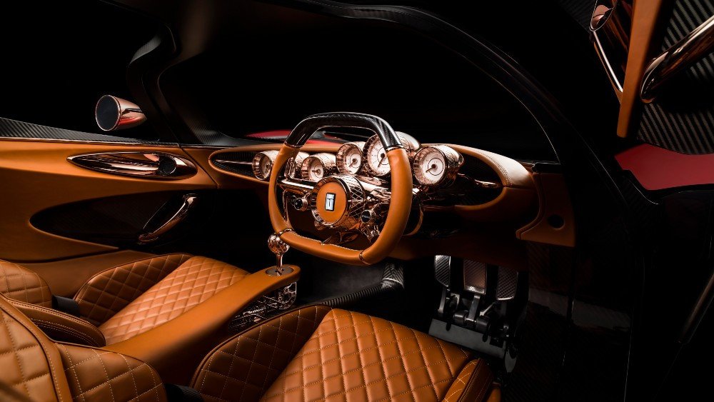 The interior of the De Tomaso P72