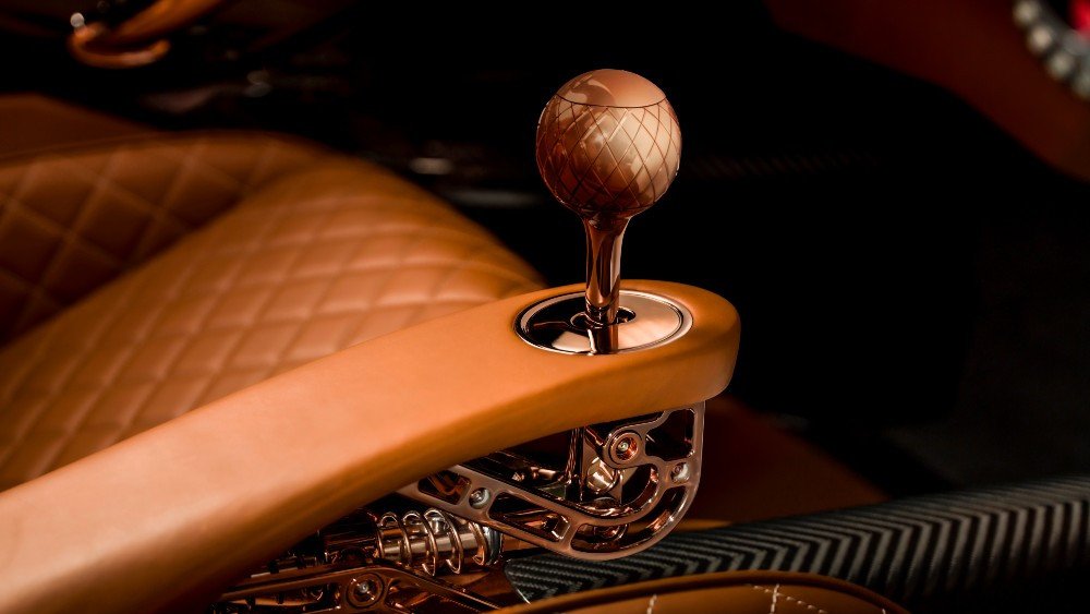 The interior of the De Tomaso P72