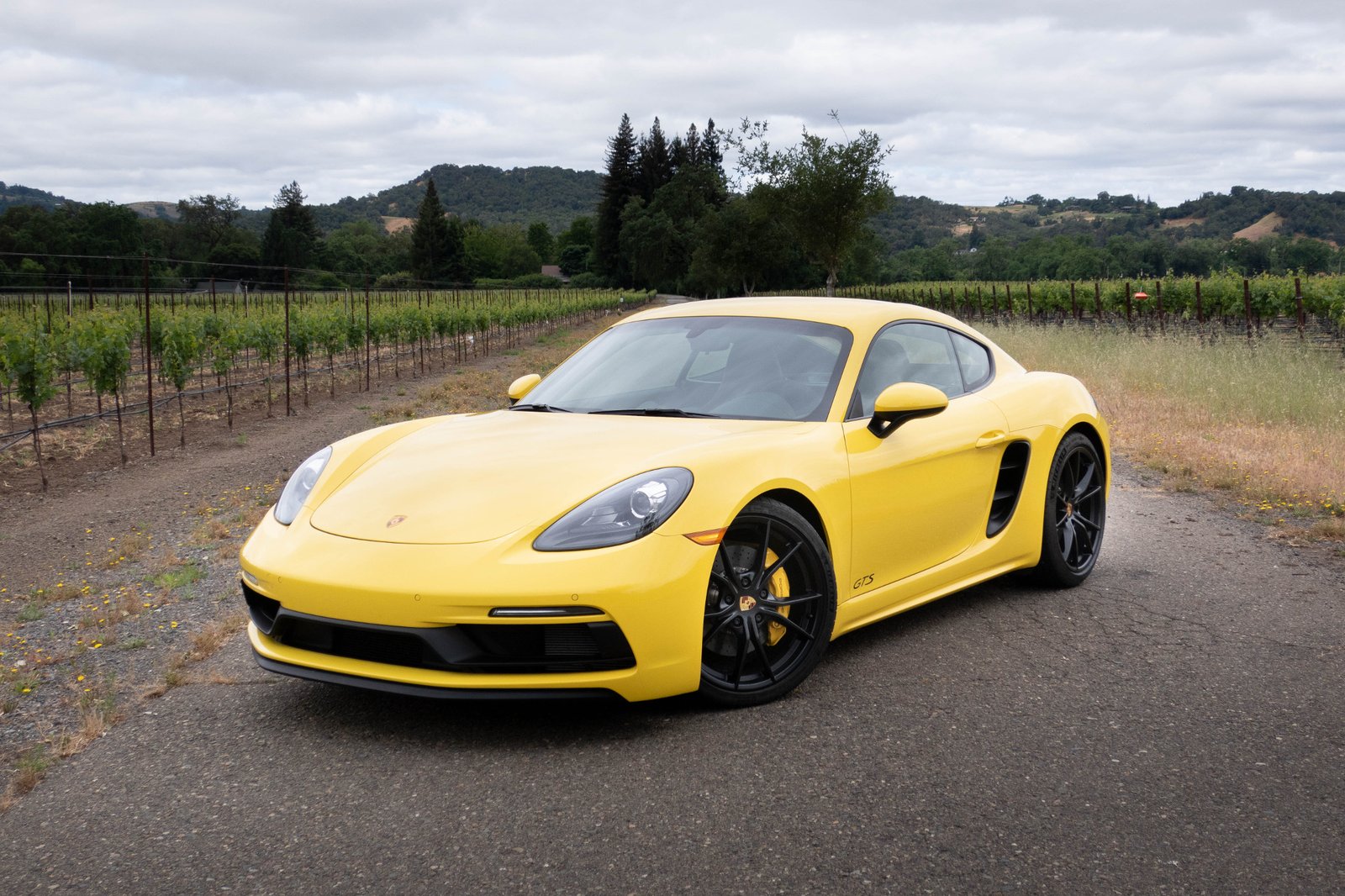 04-porsche-718-cayman-gts-2018-angle-exterior-front-yellow.jpg