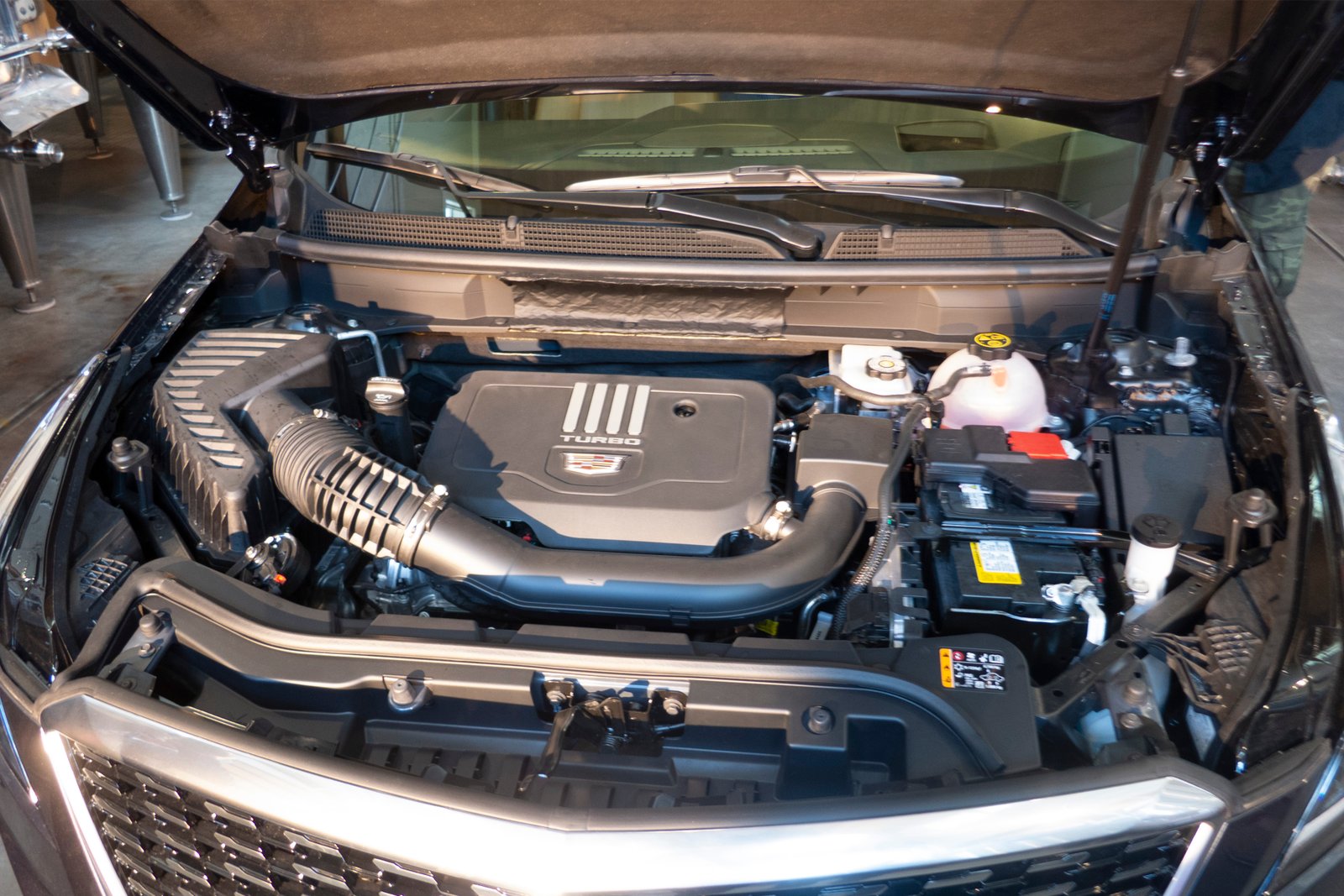 2020-Cadillac-XT5-FM-3