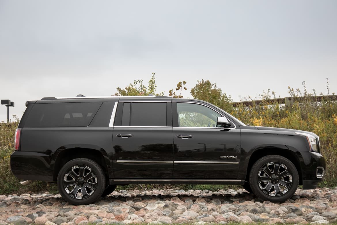 03-gmc-yukon-xl-2019-black--exterior--profile.jpg