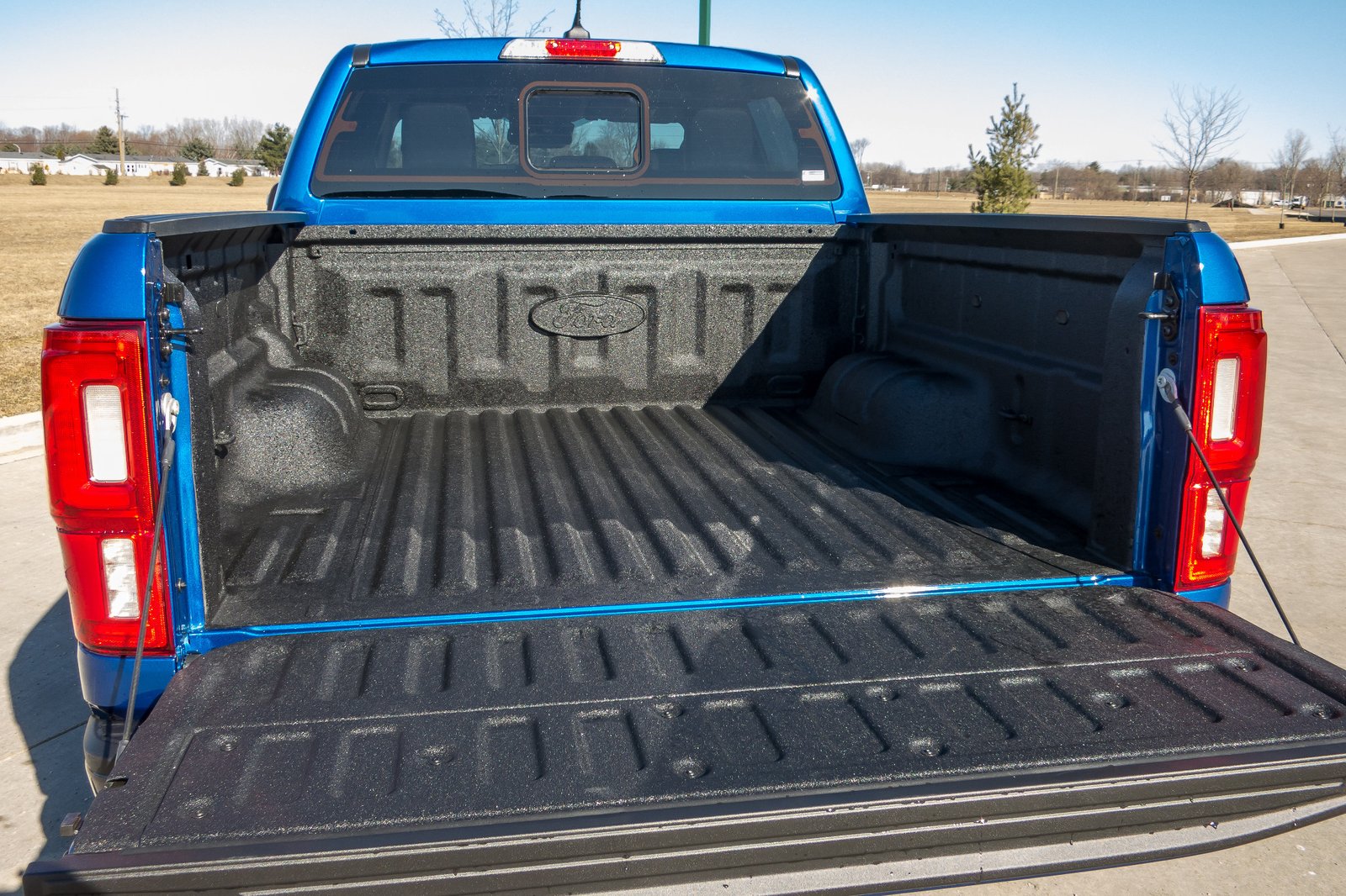 09-ford-ranger-lariat-2019-bed--blue--exterior.jpg