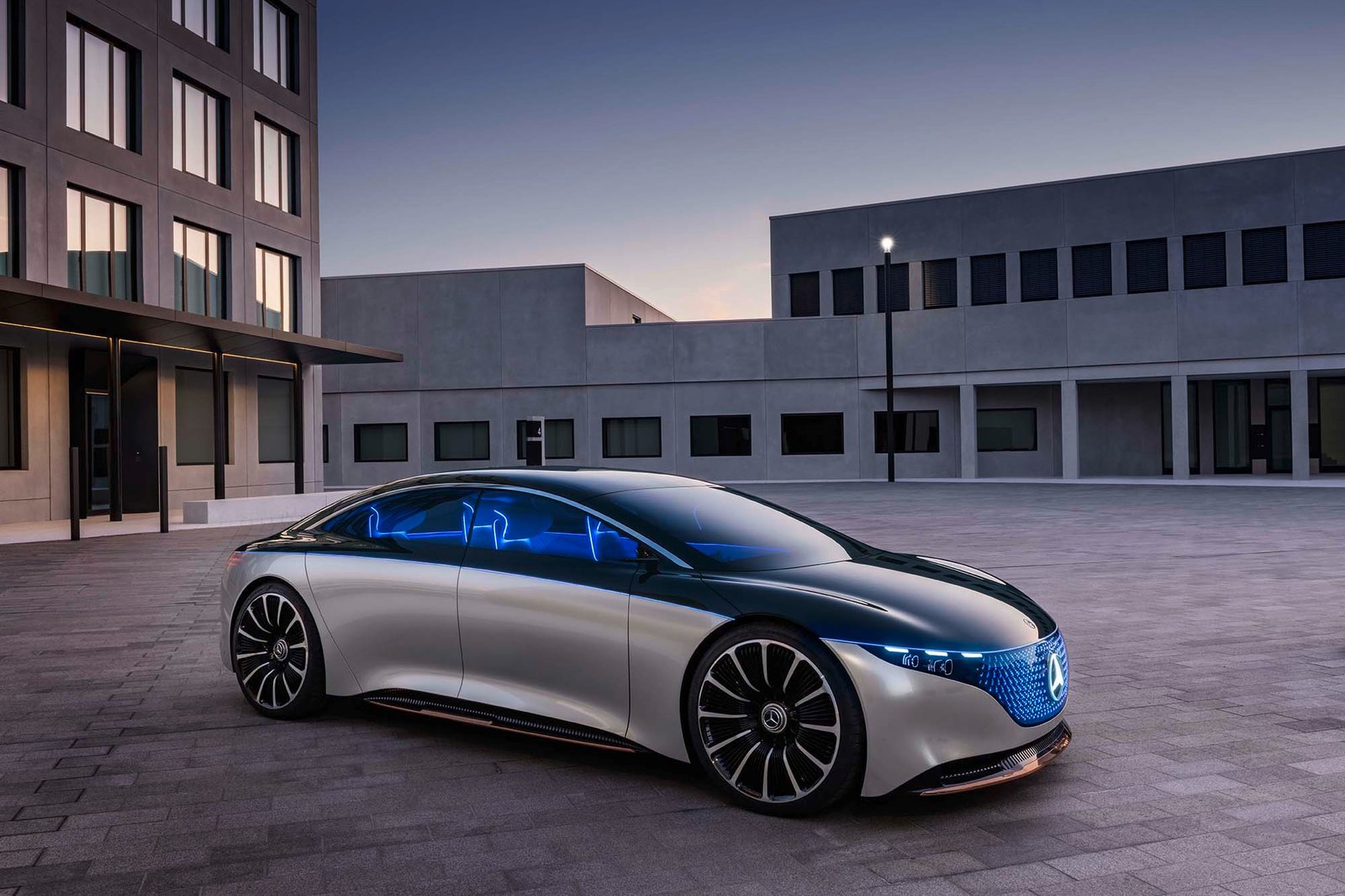 mercedes-benz-vision-eqs-2019-01-angle--black--exterior--front--silver.jpg