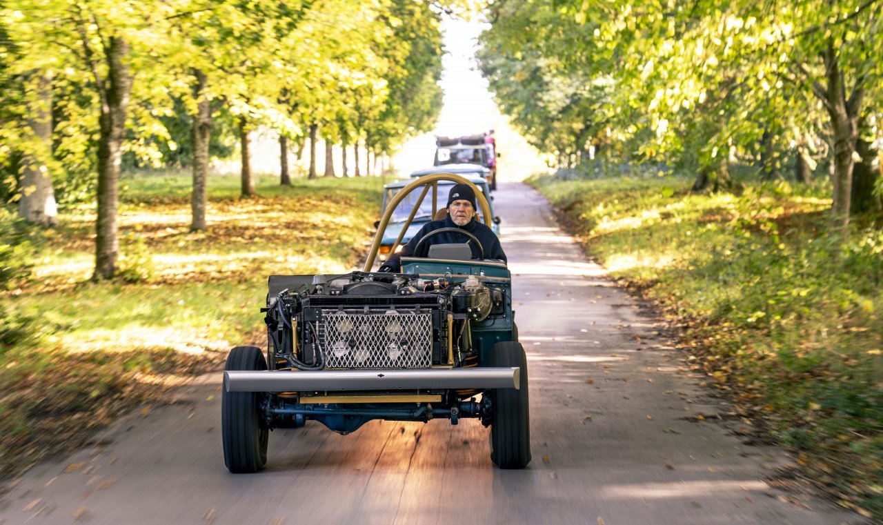 Land Rover 4x4 chassis demonstrator.