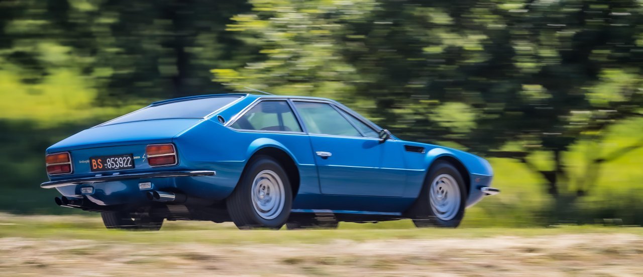 Blue Lamborghini Jarama