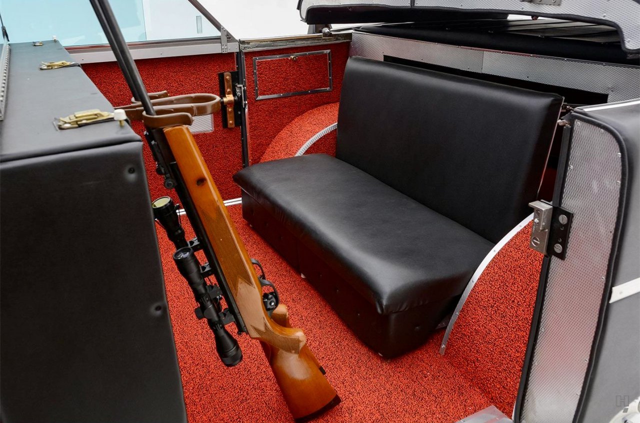 1975 Mohs Safarikar interior