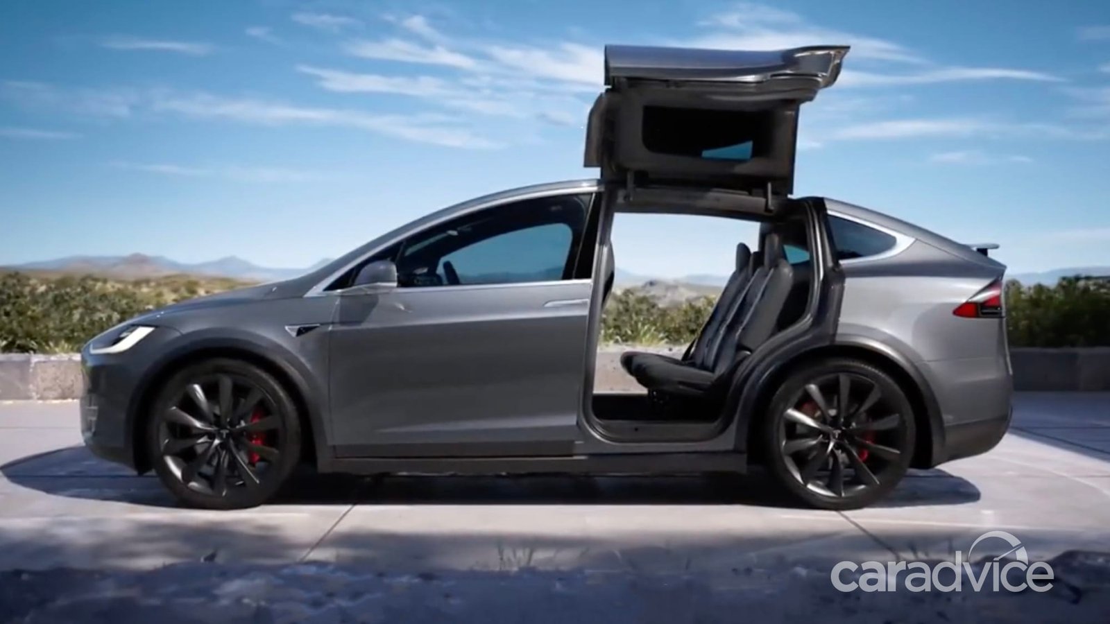 US safety body to investigate 115,000 Tesla cars over suspension issue - 2 of 2
