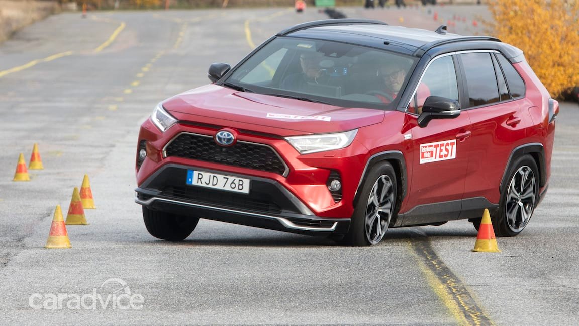 2021 Toyota RAV4 plug-in hybrid fails emergency swerve test - 1 of 2