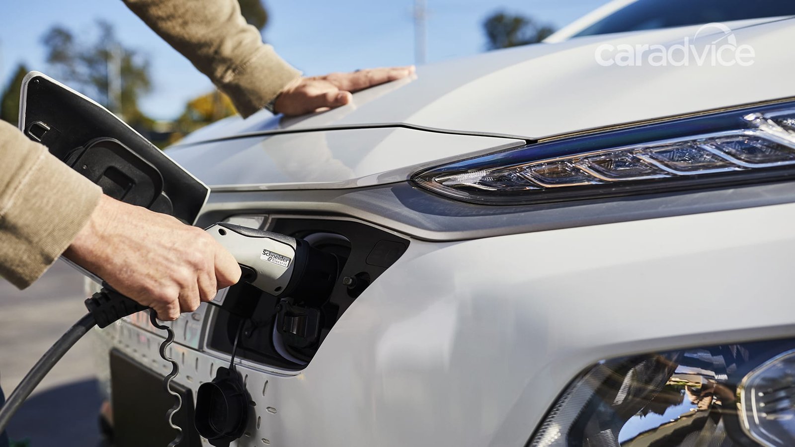 Volkswagen, Bill Gates backing new battery technology with ultra-fast charging - 2 of 2