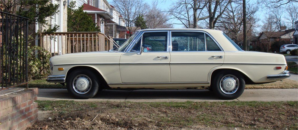 1970 Mercedes-Benz 300SEL 6.3  on AutoHunter