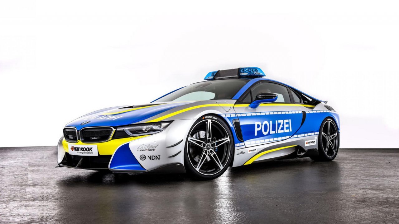 BMW i8 – Germany  cop car