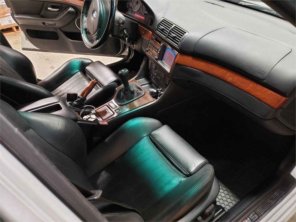 2000 BMW M5