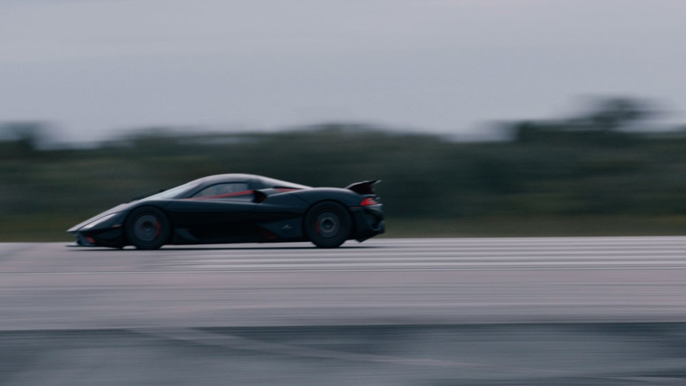 The 1,750 hp SSC Tuatara tears down the runway on its way to a production-car speed record.