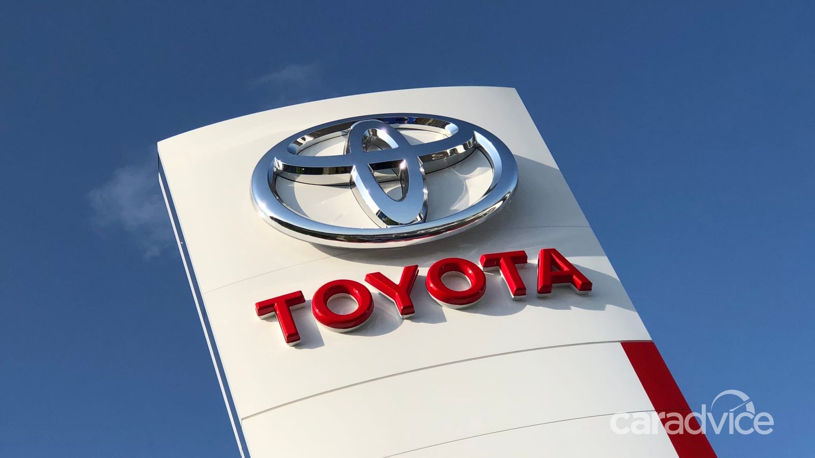 Toyota regains lead as world's top-selling car maker, ends VW's four-year run - 1 of 2