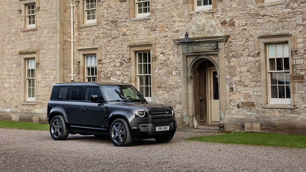 2022 Land Rover Defender V8 110