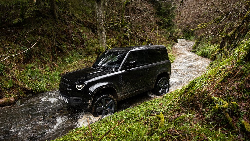 2022 Land Rover Defender V8 90