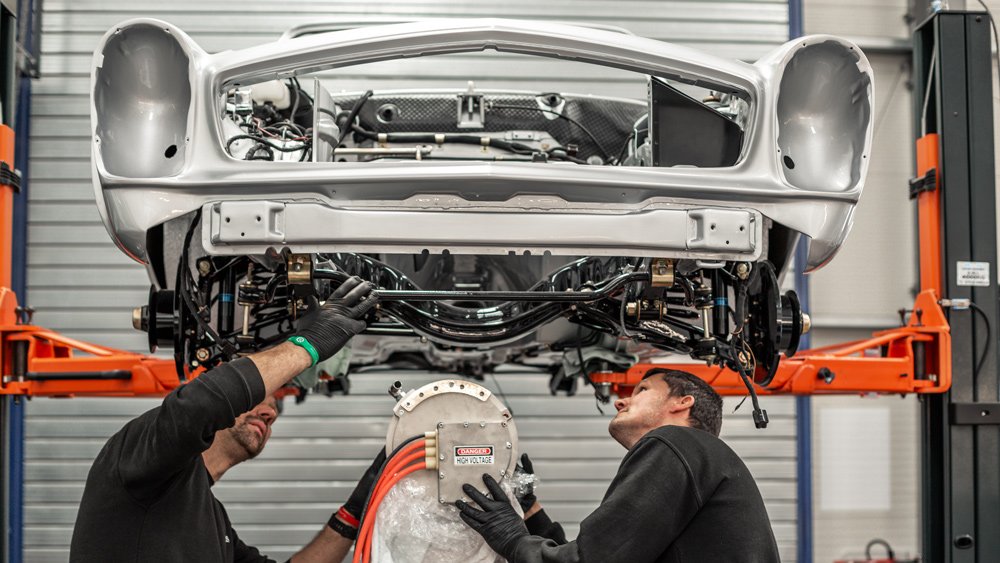 Building an electric Mercedes-Benz 280SL