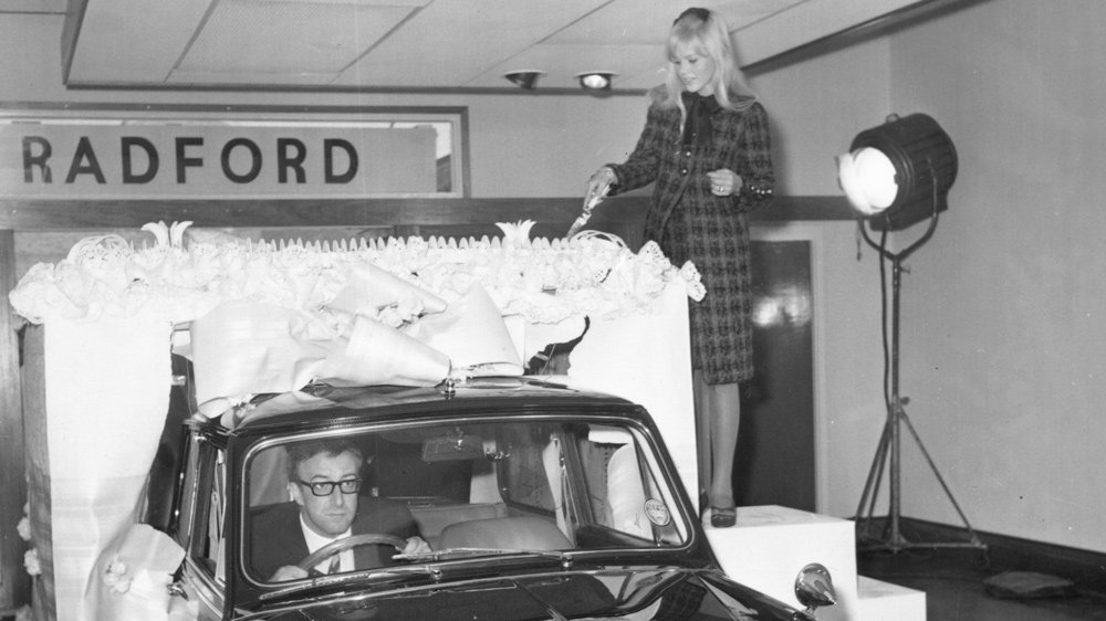Peter Sellers and Britt Ekland with their Radford-customized Mini Cooper.
