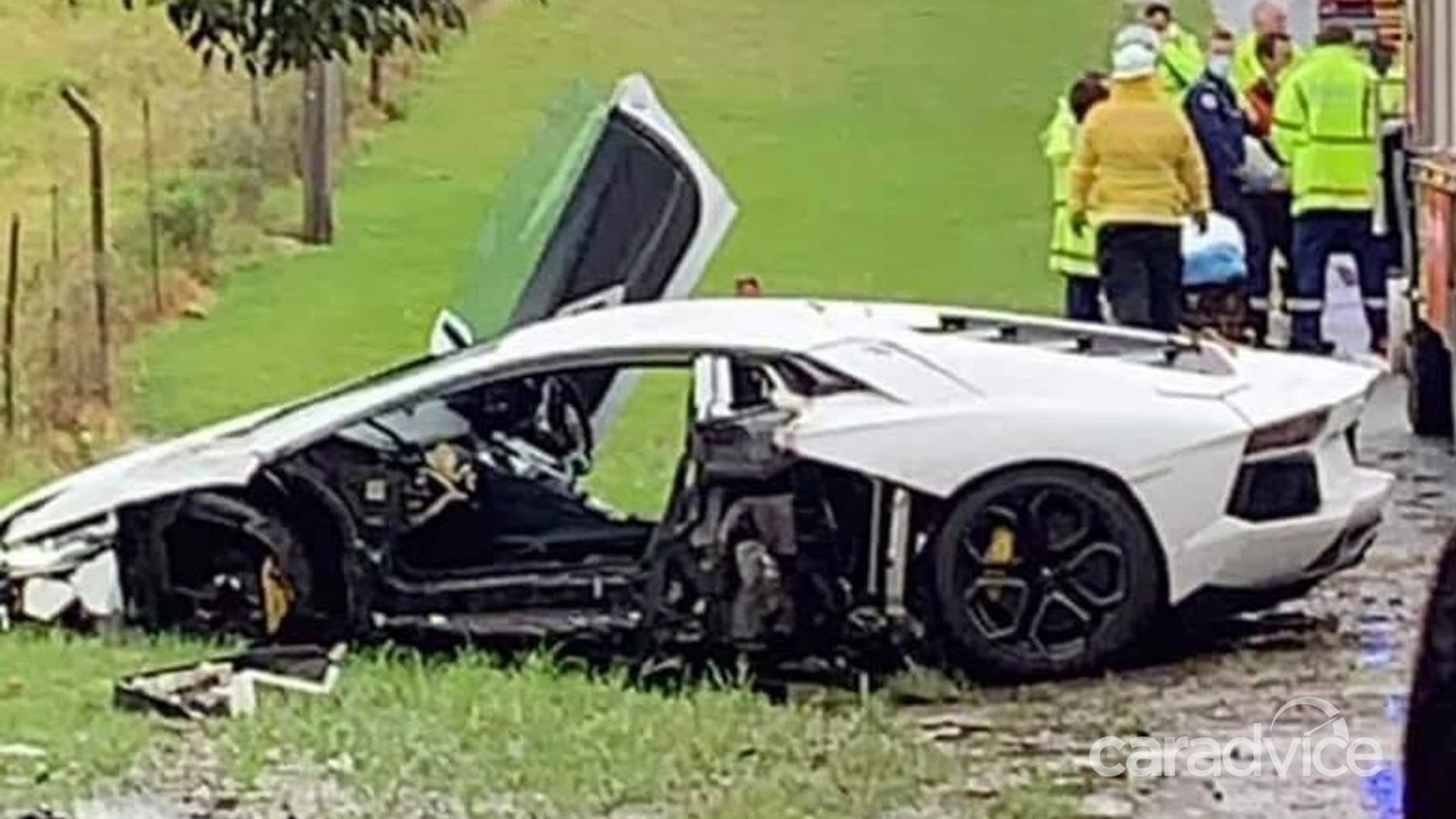 Porsche 911 Turbo, Lamborghini Aventador crash in Sydney storms - 1 of 1