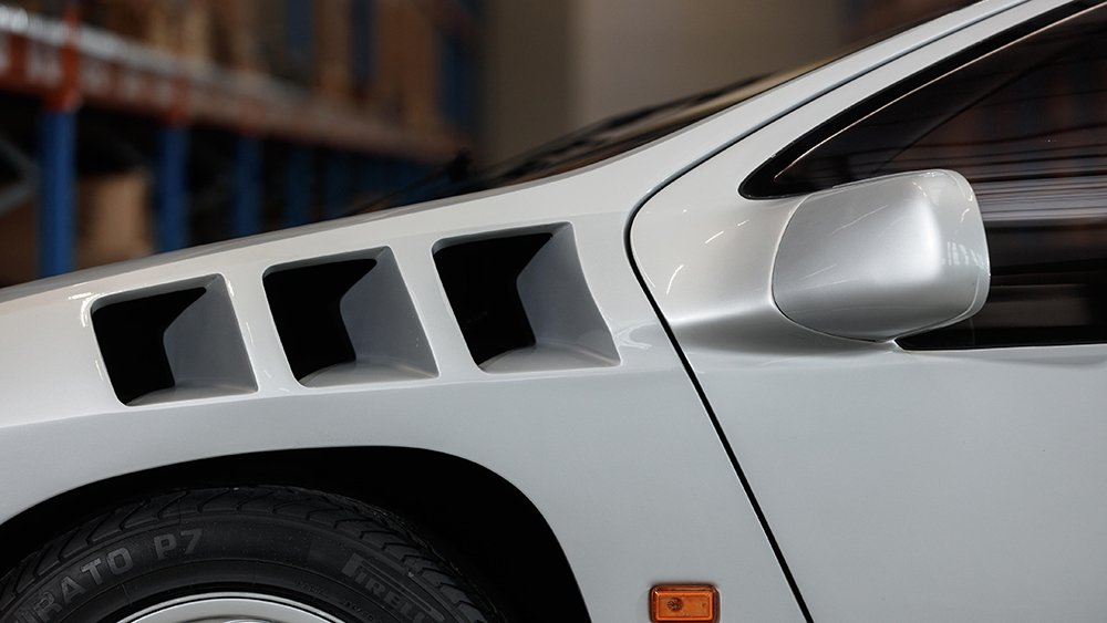 Isdera Imperator 108i