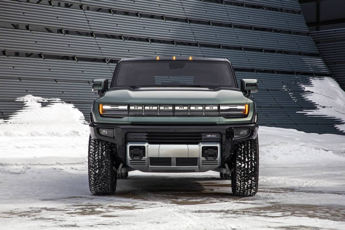 gmc-hummer-ev-suv-2024-02-exterior--front.jpg