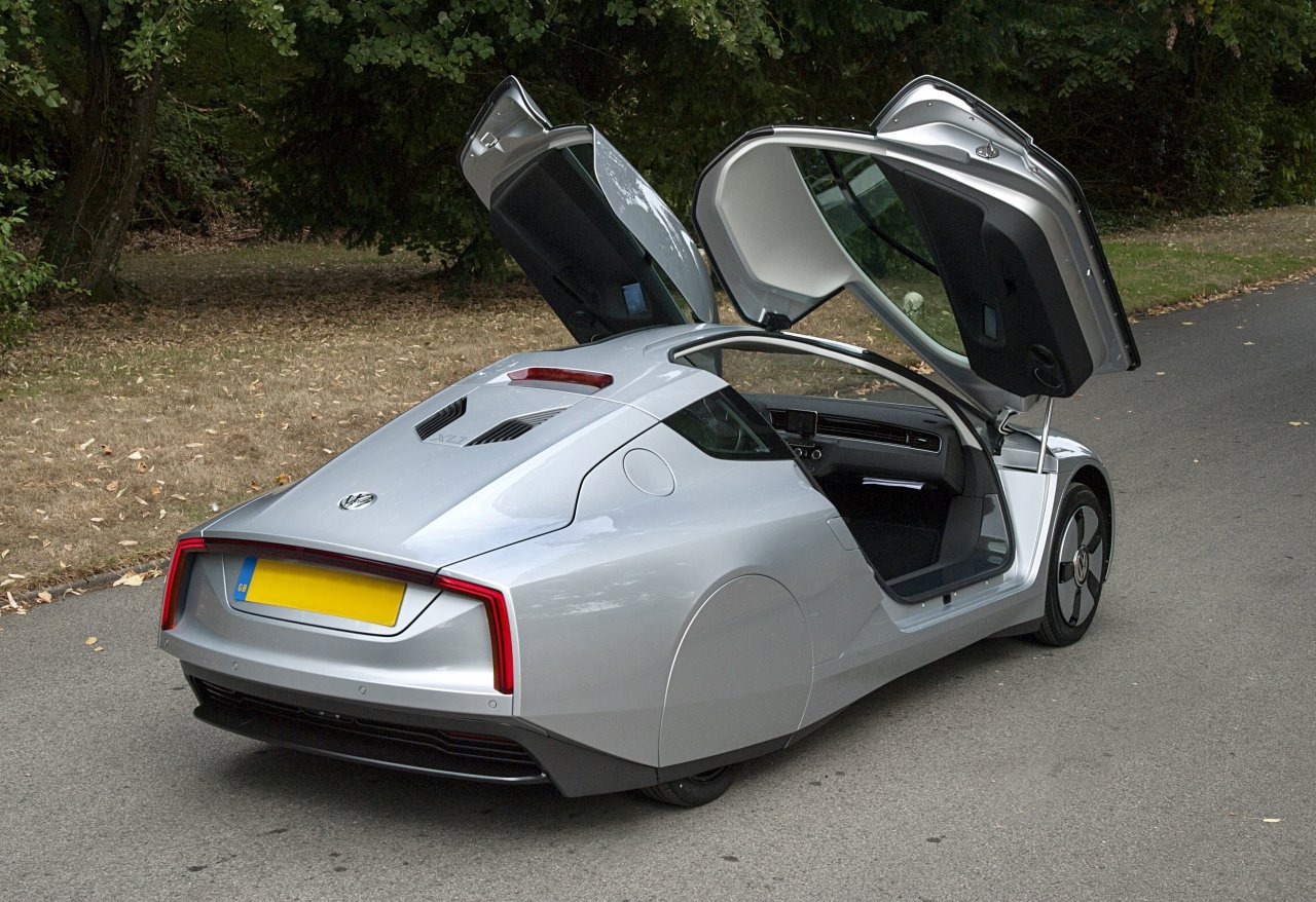 2014 Volkswagen XL1 | Ever go to an event where all the cars were the same color?