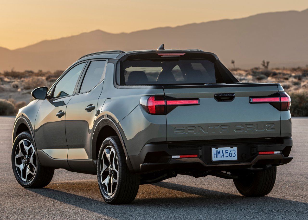 Hyundai says Santa Cruz is pickup, SUV and crossover, all in one vehicle