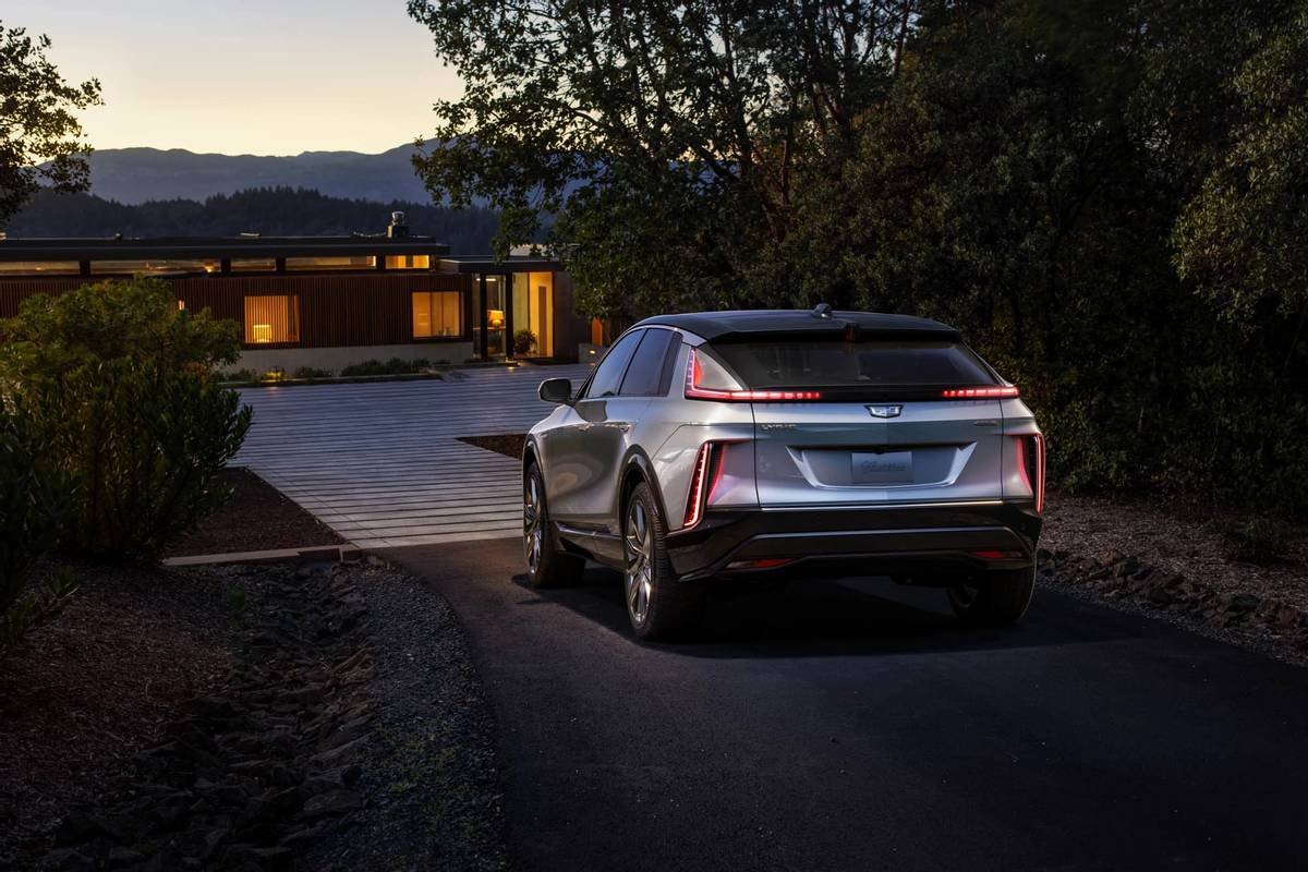 cadillac-lyriq-2023-oem-01-angle--exterior--gray--rear.jpg