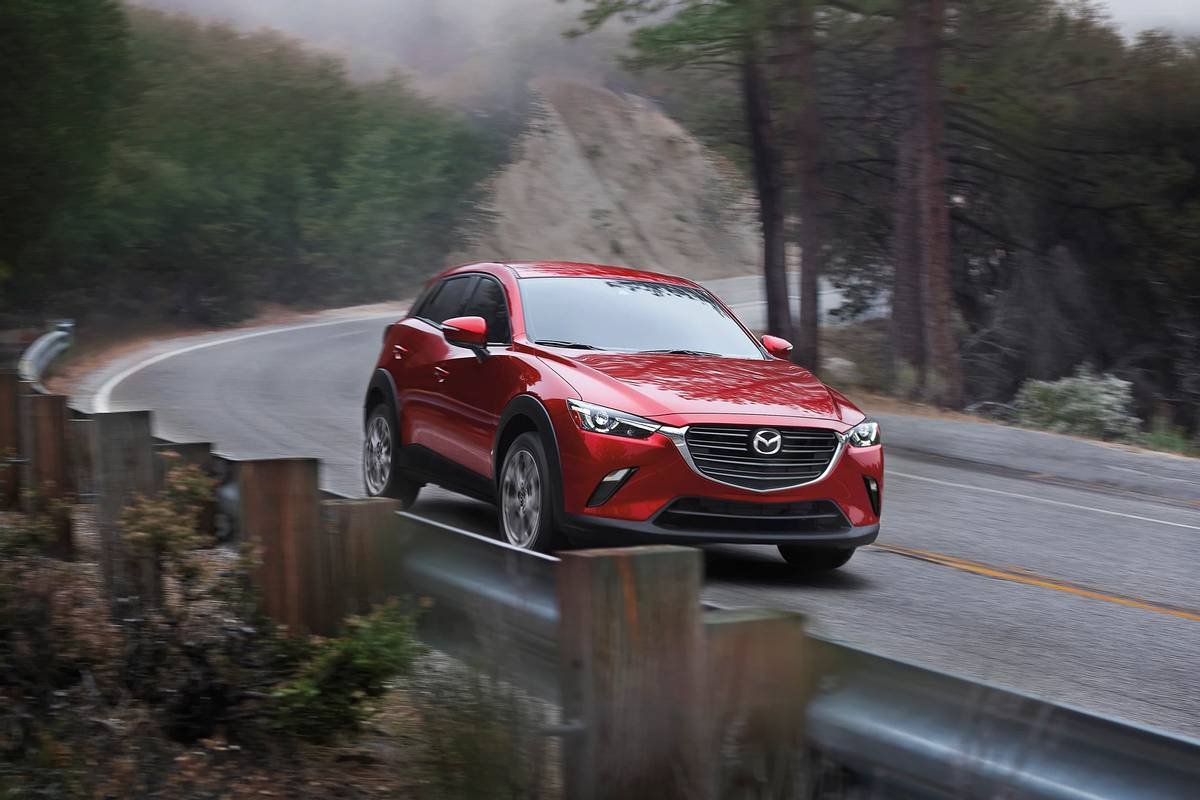 mazda-cx-3-sport-2021-angle-exterior-dynamic-front-oem-red.jpg