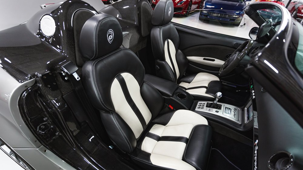 The interior of a Panoz Esperante Spyder GT.
