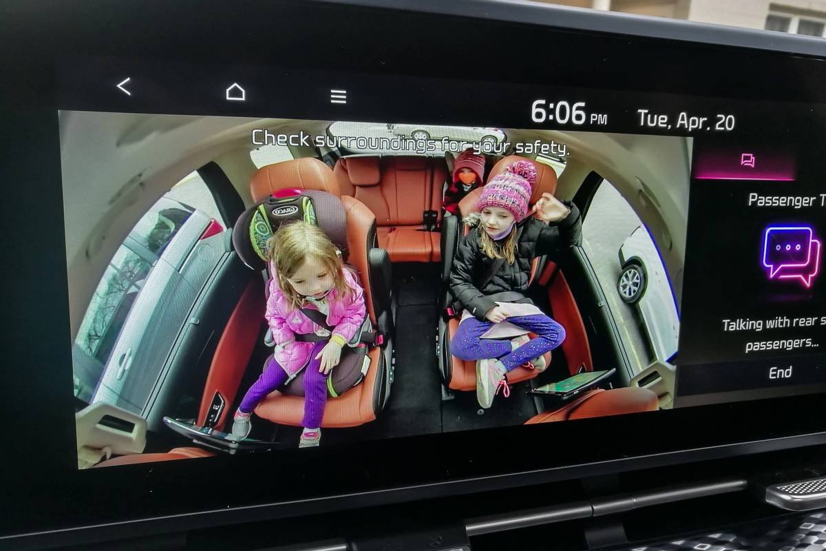kia-carnival-sx-prestige-2022--74-center-stack-display--interior.jpg